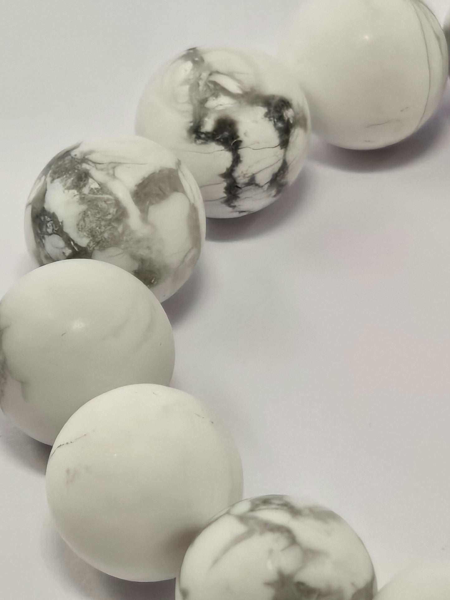 WHITE HOWLITE 10MM | The Bold Soul
