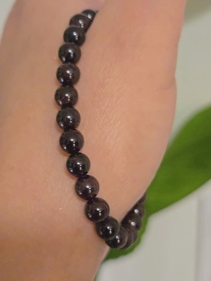 GARNET 6MM | The Dainty Stacker