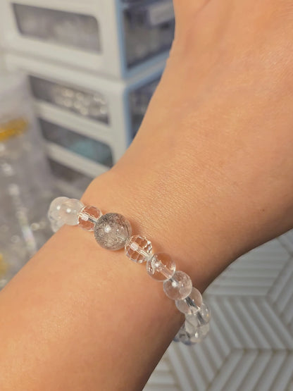 CLEAR HORIZON| The Luminous Journey | Leene Luxe